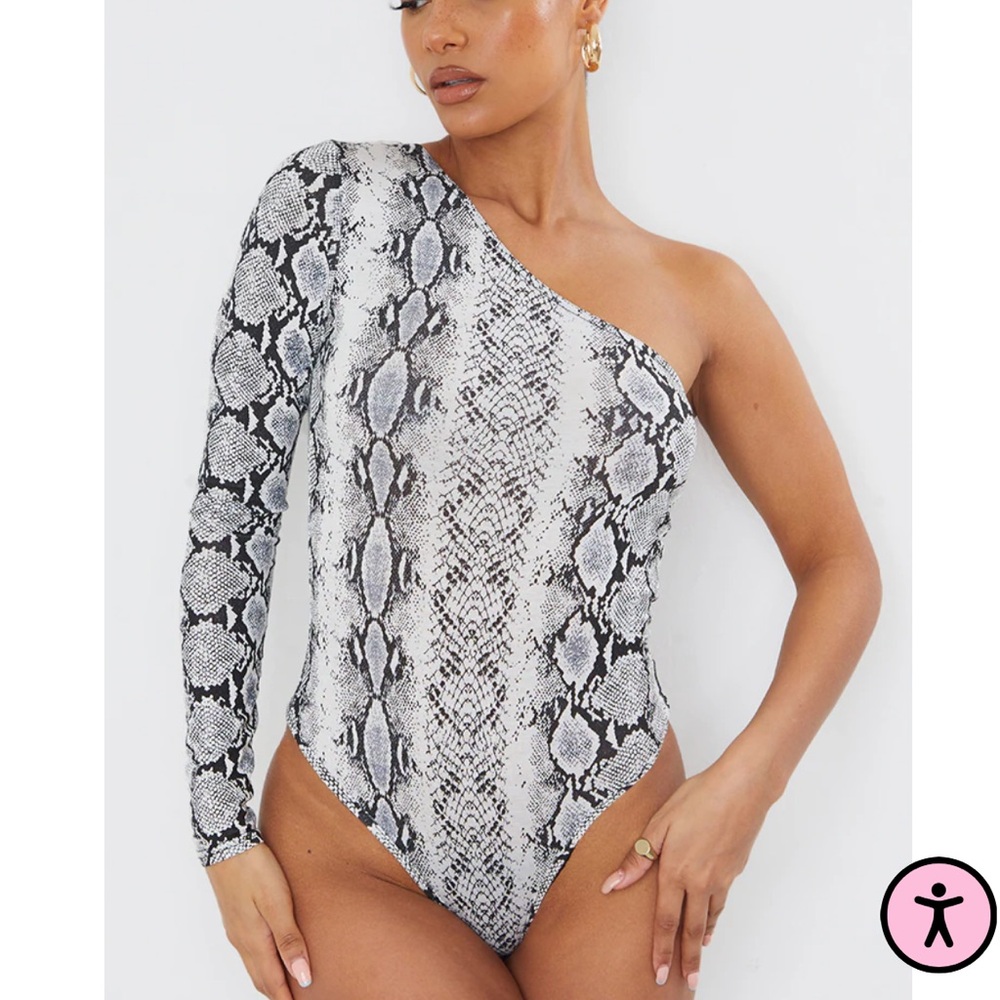 Snake Printed One Sleeve Bodysuit 💸